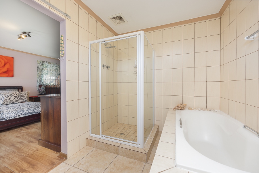 4 Bedroom Property for Sale in Vierlanden Western Cape